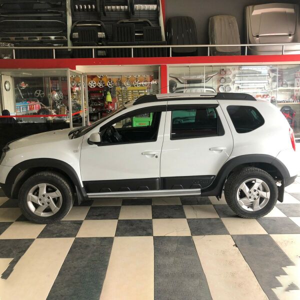Dacia Duster Kapı Koruma Dodik 2010-2013 Yılı Arası 4 Parça SİYAH