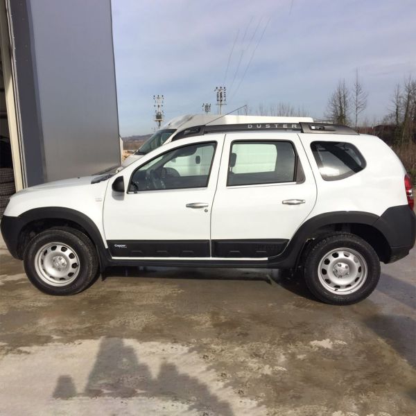 Dacia Duster Çamurluk Dodik 2013-2017 Yılı Arası Yılı Arası 8 Parça SİYAH