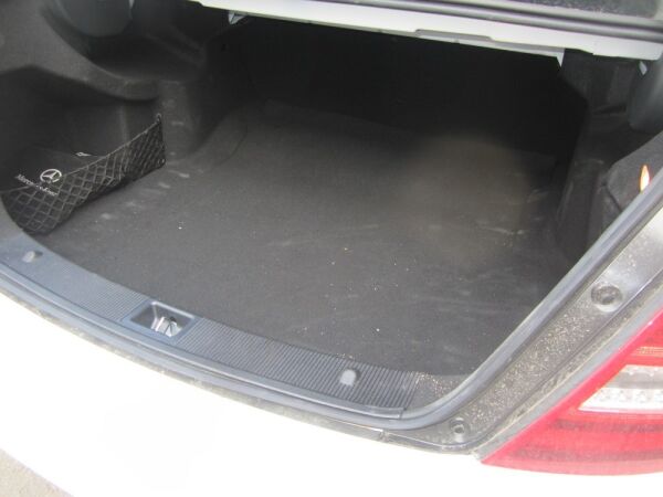 MERCEDES W204 RAMPALI BAGAJ HAVUZU 2007 2008 2009 2010 2011 2012 2013