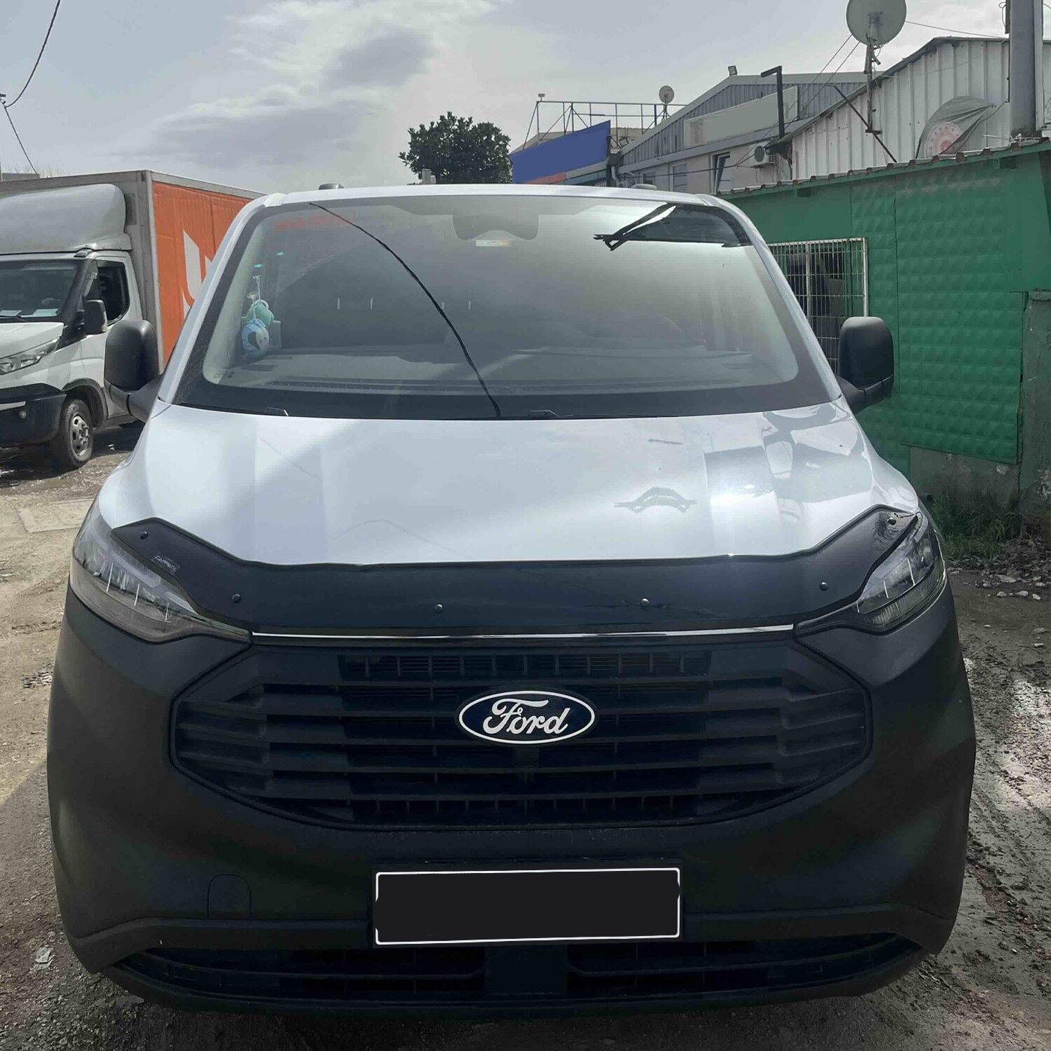 FORD CUSTOM İLE UYUMLU KAPUT RÜZGARLIĞI 2023 2024 2025 2026 2027